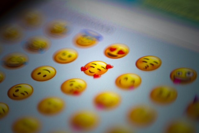 The Role of Emojis in Instant Messaging: Why They Matter